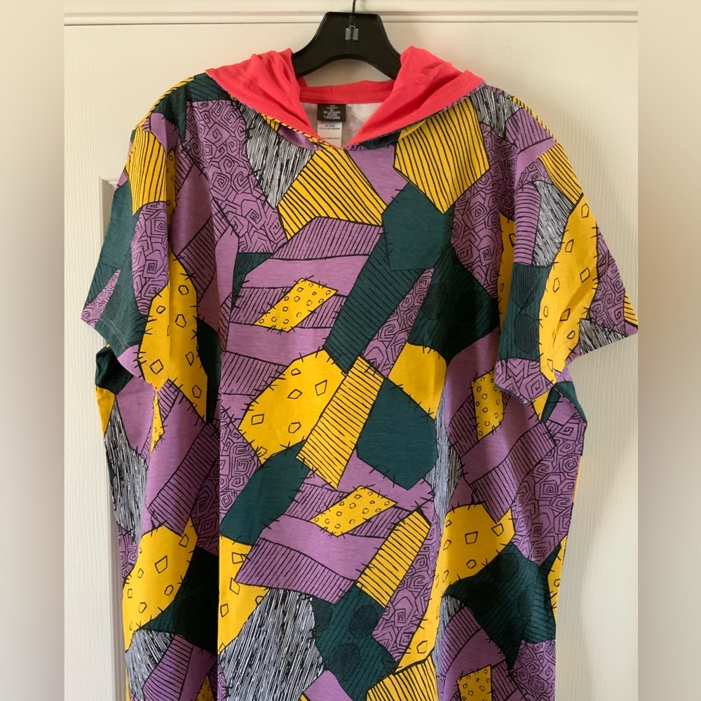 Disney SALLY Pullover Hooded Tee 2X RUNS SMALL NNT